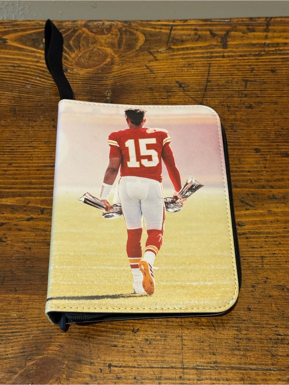 Patrick Mahomes #15 Kansas City Football 400 Pocket Trading Card Binder